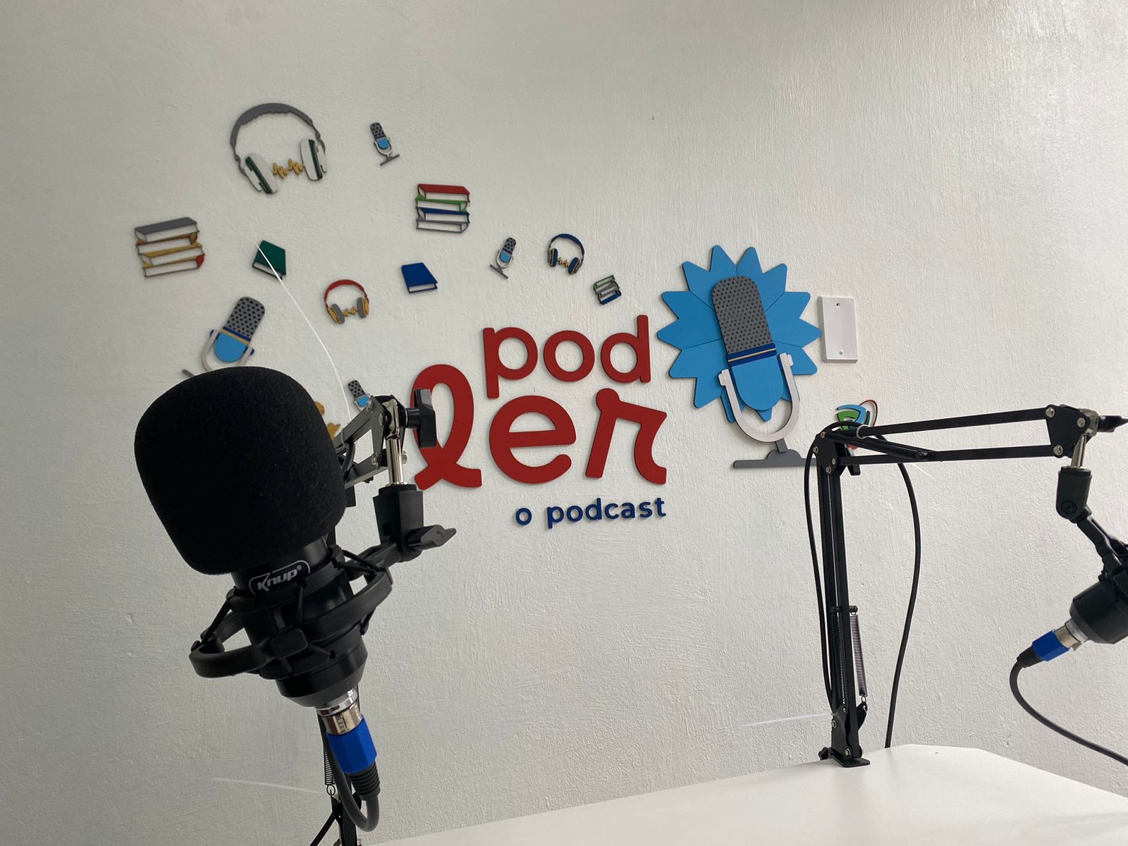 AVAEC estreia estúdio próprio e lança o podcast PodLer