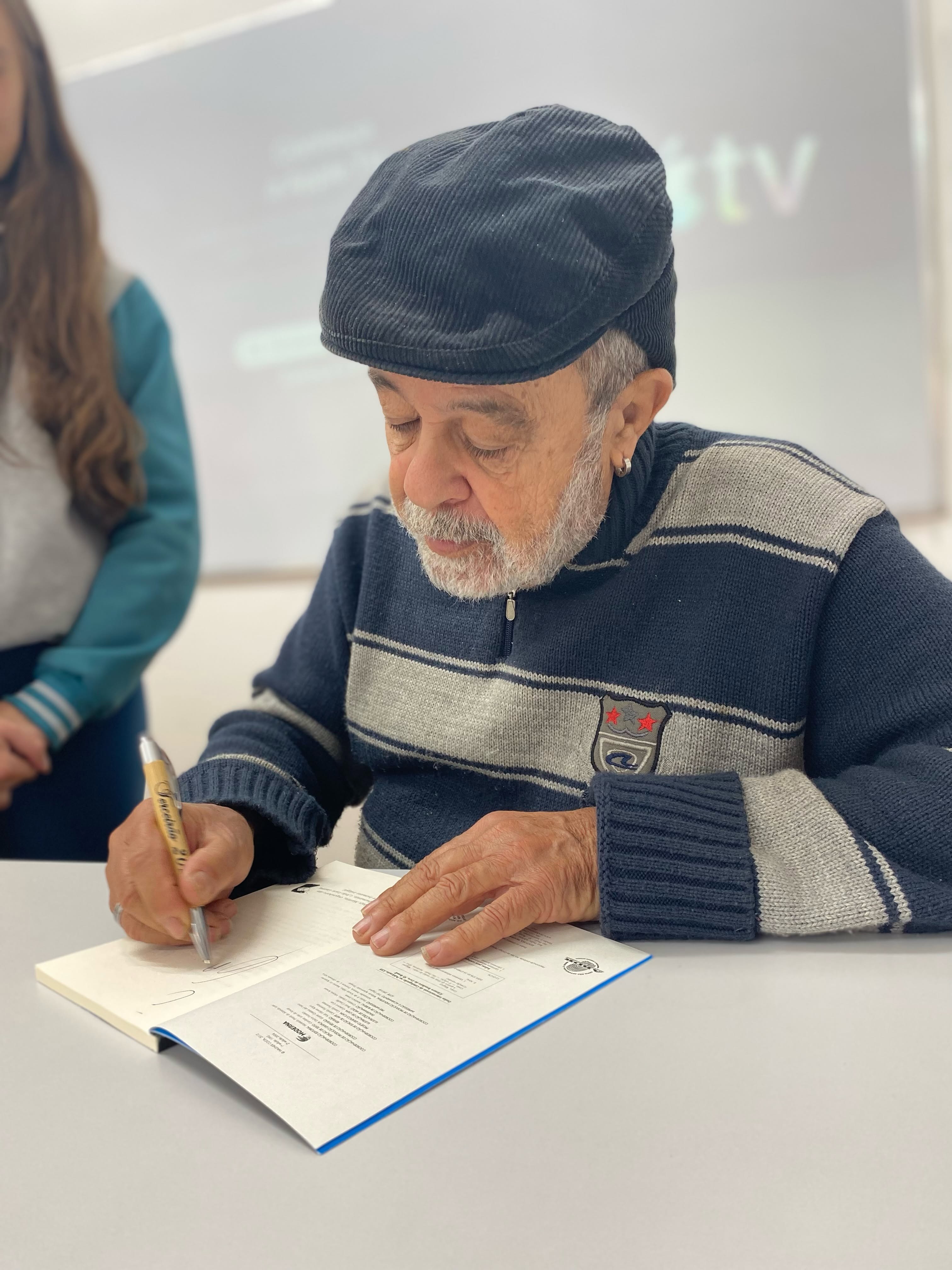 Autor Wagner Costa em nossa escola!