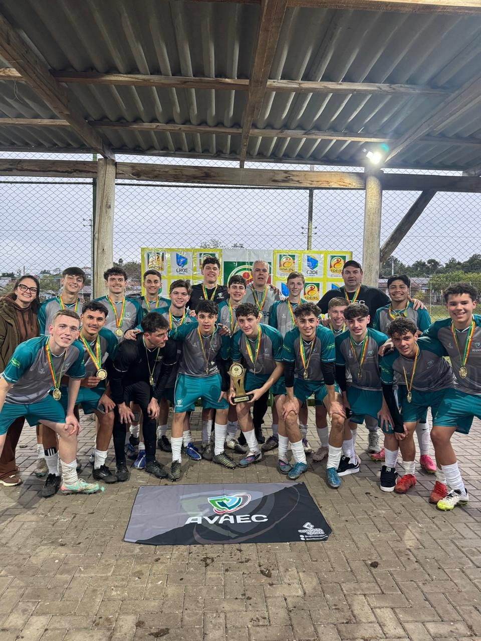 AVAEC é campeã Estadual dos Jogos Escolares de Futebol de Campo!