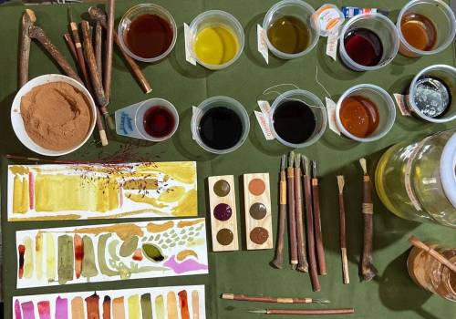 Tintas de terra, romã...