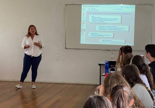 Alfa 9 participa de bate-papo sobre métodos contraceptivos