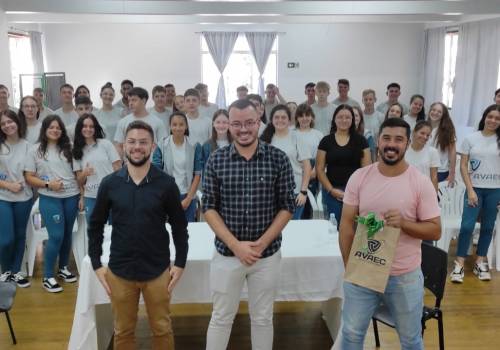 "Empreendedores de Sucesso" é o tema de mesa redonda com alunos do Segundos Anos do Ensino Médio